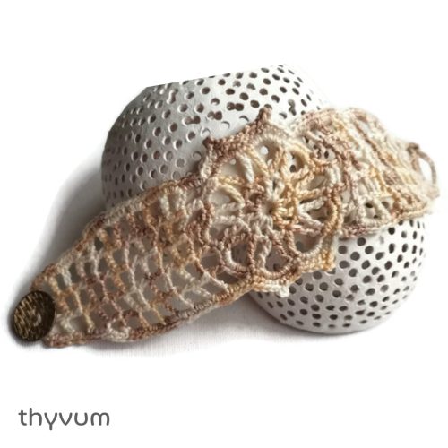 Natúr színű horgolt karkötő