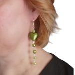 Zöld szíves hosszú gyöngyfülbevaló