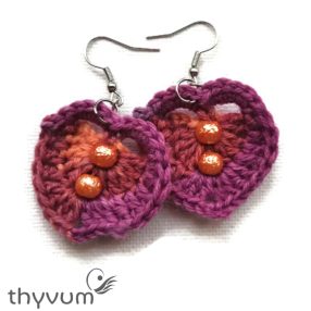 Őszi mályva színű horgolt fülbevaló – kézzel készült, egyedi kézműves ékszer, bohém és nőies stílusban