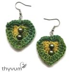 Zöld színű horgolt fülbevaló – kézzel készült, egyedi kézműves ékszer, bohém és nőies stílusban