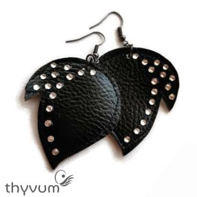 Fekete Harmatkönny fülbevaló ezüstszín kristályokkal