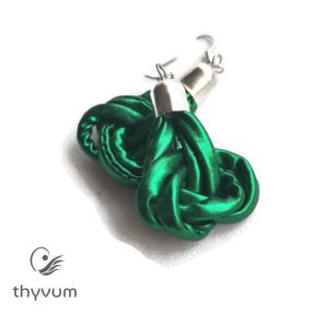 Gordiusz metálfényű zöld fülbevaló 