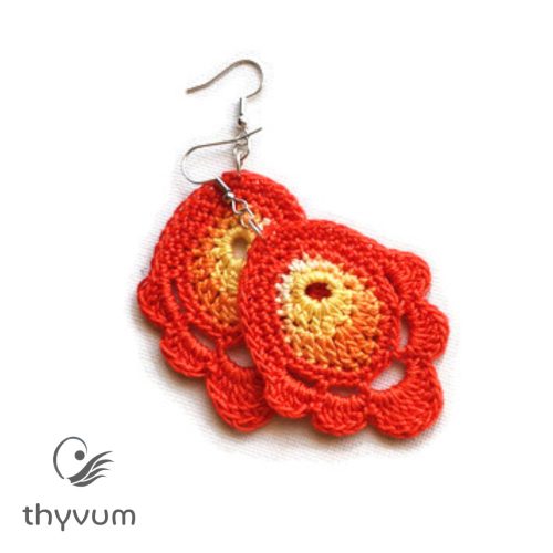 Narancsszín virágos horgolt fülbevaló – kézzel készült, egyedi kézműves ékszer, bohém és nőies stílusban