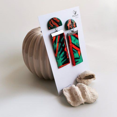 Színes fülbevaló- hosszú zöld-narancsárga mintás design ékszer