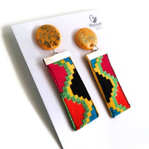 Lizzy karakteres hosszú fülbevaló-Színes piramis