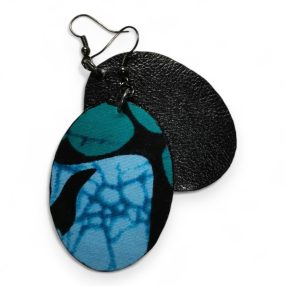   Ovális színes fülbevaló afrikai textilből Zöld kék aszimmetria