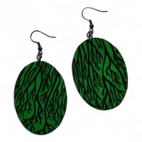 Ovális színes fülbevaló afrikai textilből Zöld erdő