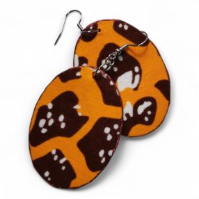   Ovális színes fülbevaló afrikai textilből Pöttyös zsiráfmintás