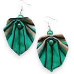 Moyo Leaf kézzel hajtogatott afrikai textil fülbevaló, türkiz csíkos levél formájú ékszer