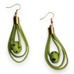 Színcsepp zöld bőr fülbevaló pöttyös gyöngyös