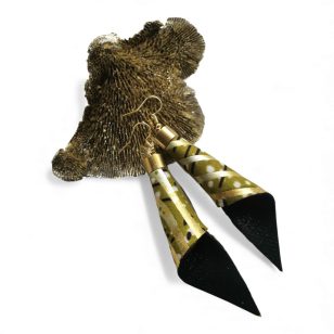 Piruett oliva arany egyedi fülbevaló - bőrrel kombinált textilékszer