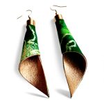 Piruett zöld tánc fülbevaló - prémium afrikai textil és bőr fúziója egy ékszerben