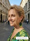 Naya fülbevalóváltozatok- statement lándzsalevél formájú bőr fülbevalók eredetei afrikai textillel- zöld árnyalatban