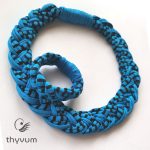 Fonott élénk kék csíkos fonalékszer szett