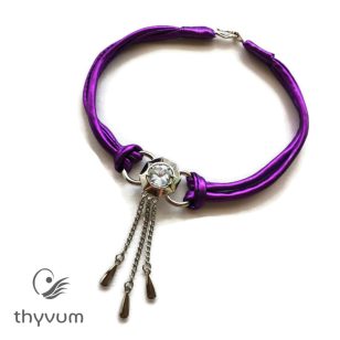 Nyaklánc strasszköves dekorral, lila textilékszer