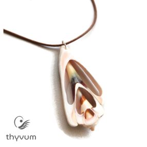 Tengeri szép nyaklánc csigaház medállal