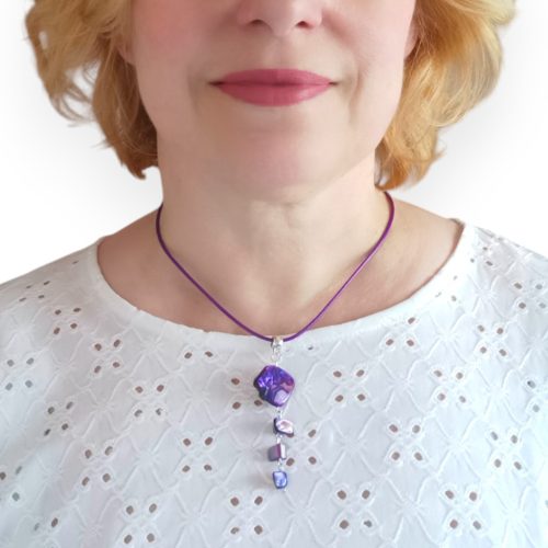 Éjkagyló- fekete lógós kagylógyöngy sodrony nyaklánc