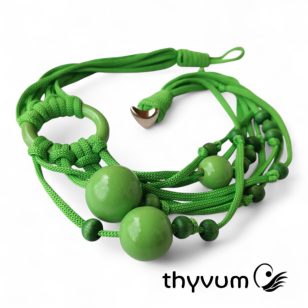Bubblea élénk zöld fonal nyaklánc, textilékszer óriásgyöngyökkel