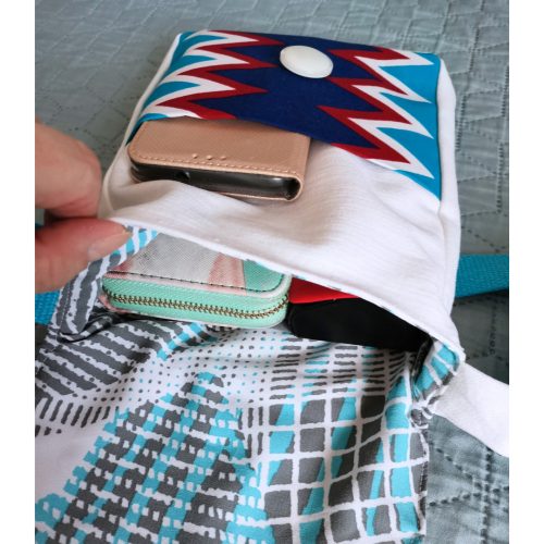 Egyedi fehér farmer crossbody geometriai mintákkal