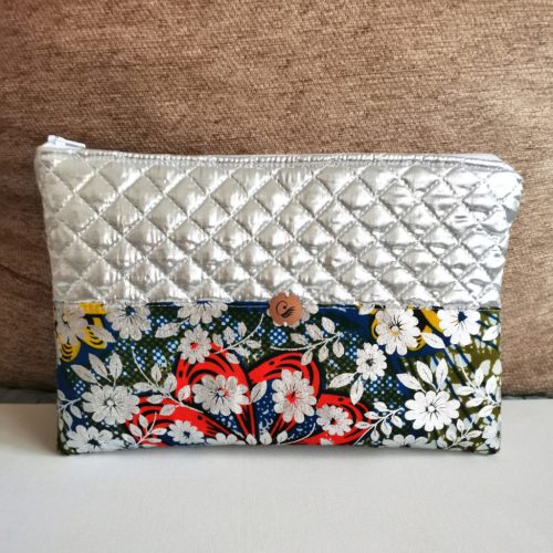 Kézműves piros-kék színes ezüstvirágos textil tablettartó tok